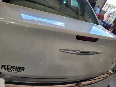 2011-2017 CHRYSLER 300 Trunk Hatch Tailgate WO Spoiler White 68127959AH - Изображение 1 из 4