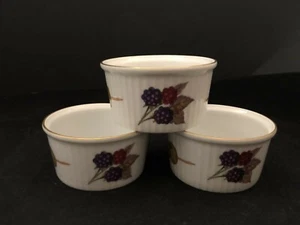 3 Royal Worcester Evesham Gold Rim Small Ramekins Berries & Green Olive Design - Picture 1 of 8
