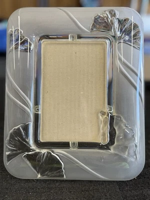 Art Nouveau Style Frosted Glass Picture Frame Ginkgo Leaf Design 5x7 - Image 1 of 4