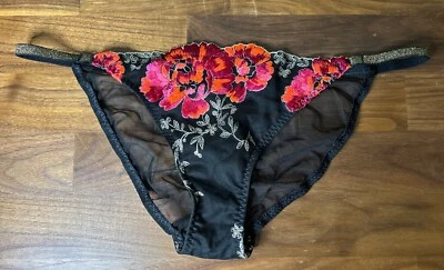 Calcinha de biquíni RARA Victoria Secret fabulosa cintura baixa malha preta P dourada - Imagem 1 de 4