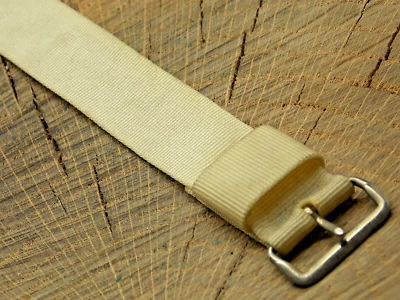 Correa de reloj de 19 mm de nailon blanco suave con hebilla de tono plateado 1 pieza vintage nueva sin usar Foto 1 de 4