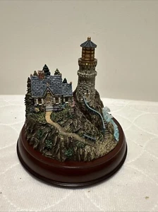 Faro de Thomas Kinkade’s Rock of Salvation - Imagen 1 de 2
