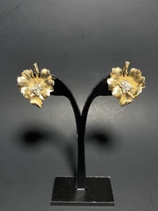 Pendientes Clip Vintage Corona Trifari Estrás Mosca en una Hoja Tono Dorado - Imagen 1 de 24
