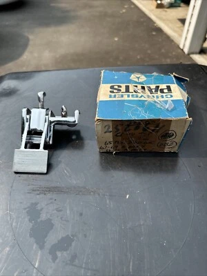 1966 1967 1968 1969 1970 Plymouth Dodge carrocería B pestillo convertible 2520611 2520613 Foto 1 de 4