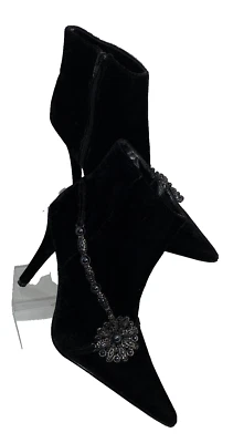 Bakers 9B 码黑色瓦伦西亚天鹅绒踝靴 4 英寸高跟鞋尖头 — 第 1/4 张图片