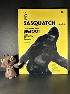 BIGFOOT Sasquatch ON THE TRACK OF THE SASQUATCH Book 1 FIRST EDITION 1980 Green - Picture 1 of 15