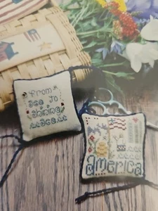 Shepherd’s Bush AMERICANA SCISSOR FOB Linen Cross Stitch Kit w/ Bee Button NIP - Picture 1 of 3