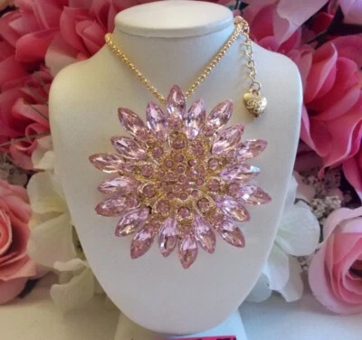 HERMOSO COLLAR/BROCHE COLGANTE GIRASOL CRISTAL ROSA GRANDE BETSEY JOHNSON Foto 1 de 4