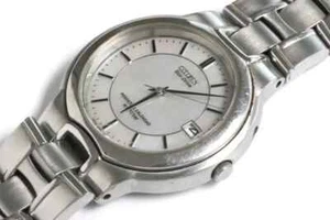 Citizen Eco-Drive E760 defective mens watch - 165082 - Picture 1 of 9