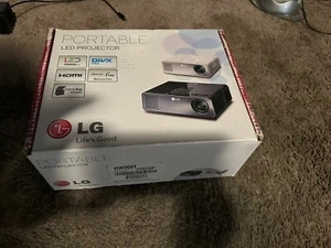 LG HW300T Portable Projector - Picture 1 of 4