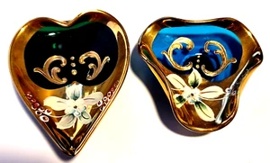 Platos de baratija florales pintados dorados de vidrio verde y azul checo bohemio de colección - Imagen 1 de 7