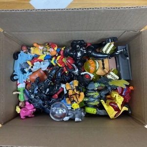 BIG RANDOM TOYS LOT OF RANDOM TOYS ≈3lbs MANY UNIVERSE - Imagen 1 de 12