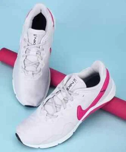 Nike Legend Essential 2 Womens Training Shoes Venice White CQ9545 556 - SIZE 6 - Picture 1 of 13
