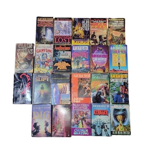 Alan Dean Foster 22 Paperback Sci Fi Fantasy Novels Dinotopia Lost +21 - Picture 1 of 3