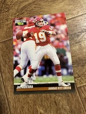 1995 Classic Pro Line Joe Montana # 12 KC Chiefs