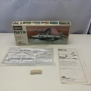 Hasegawa 1:72 FUJI T-1A Trainer Aircraft Kit No. JS-058-130, No Decals - Picture 1 of 4