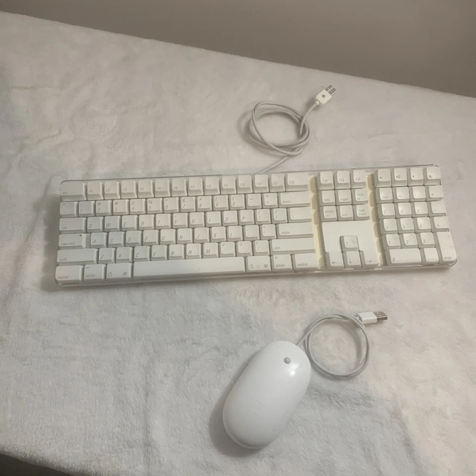 Genuine & Vintage Apple A1048 Keyboard and Apple A1152 Mighty Mouse  - White - Image 1 of 4