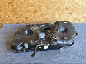 KIA K4 2025 GAS FUEL TANK RESERVOIR 31100-GG500 OEM - Bild 1 von 9