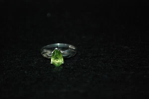 Schöner tropfenförmiger Peridot Ring in Birnenform 925 GRÖSSE 6 - Bild 1 von 7