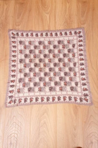 Pañuelo Vintage Original De Los Años 70 Greige De Lana Con Patrón BoHo - Imagen 1 de 5