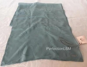 Bufanda oblonga Coach 83512 poliéster perforada C en azul huevo de Robin nueva con etiquetas - Imagen 1 de 3