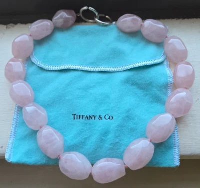 Collar de piedras preciosas de cuarzo rosa Tiffany & Co. Foto 1 de 4