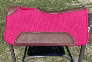 Youth/Pony bright pink contour felt Western pad 24 x 24 x 1" - Picture 1 of 3
