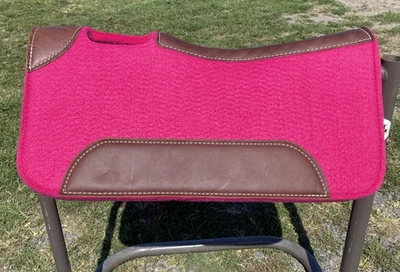 Youth/Pony bright pink contour felt Western pad 24 x 24 x 1" - Image 1 of 3