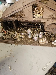 Vintage komplette Krippe Holz Krippenstall 11 Teile Figuren  - Bild 1 von 5