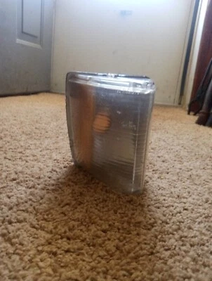 1973 1974 Oldsmobile Toronado  Left front signal park light lamp  OLD52 - Image 1 of 4