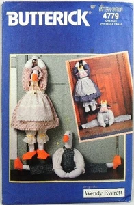 UNCUT Butterick 4779 Ente oder Kuh Puppe Türstopper - Bild 1 von 1