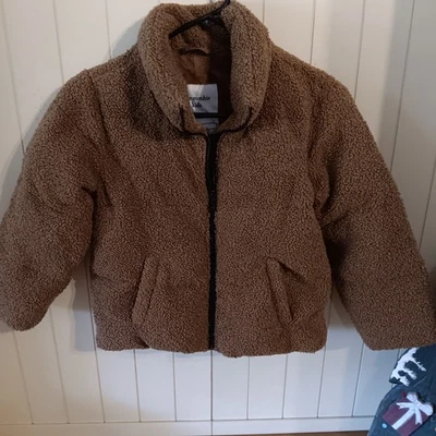 Chaqueta marrón Abercrombie para niños, talla 7/8 Foto 1 de 4
