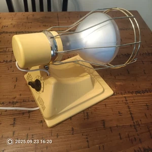 Vintage 1980 Sylvania Sun Tan Tanner Lamp RSM/H Works Great! - Picture 1 of 7