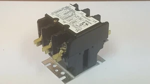 Contactor 25A, 208/240 VAC Coil Arrow Hart Prod Unlimited # 93, P/N: ACC230UMM30 - Picture 1 of 4