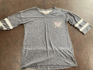 Girl's Size 16 MUDD Top T-Shirt 3/4 Sleeves Crochet Lace Gray "Girls Unite" - Picture 1 of 8