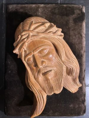 Escultura de madera tallada a mano de Jesucristo 3D hecha en Brasil montada a mano Foto 1 de 4