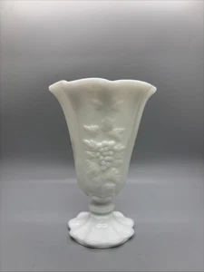 "Florero vintage Westmoreland Pedistal Bell Top 5,75"" de alto vaso de leche de uva" - Imagen 1 de 6