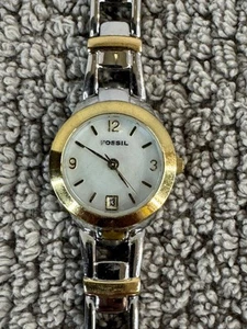 Fossil F2 Watch ES1005 Womens Date 23mm Two Tone Case Band MOP Dial New Battery - Picture 1 of 5