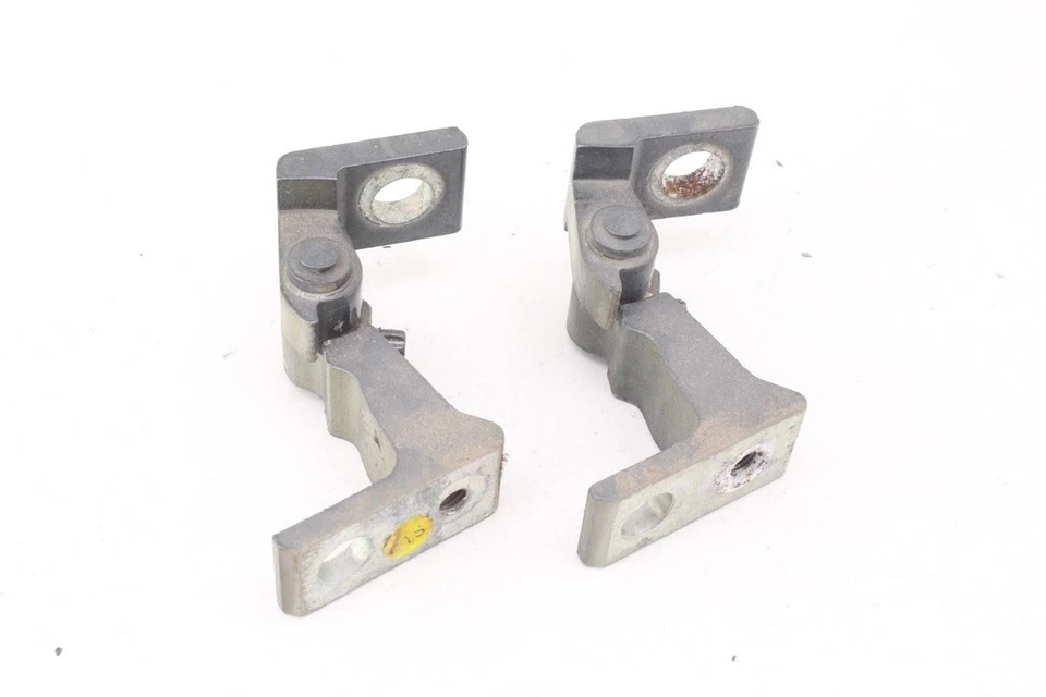 10-18 大众捷达右上下侧门铰链灰色 2 件套原始设备制造商 — 第 1/4 张图片