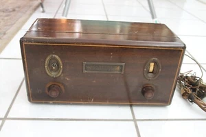 Vintage Tube Radio Wood Cabinet RCA Radiola 16 Tabletop Receiver no tubes - Picture 1 of 9