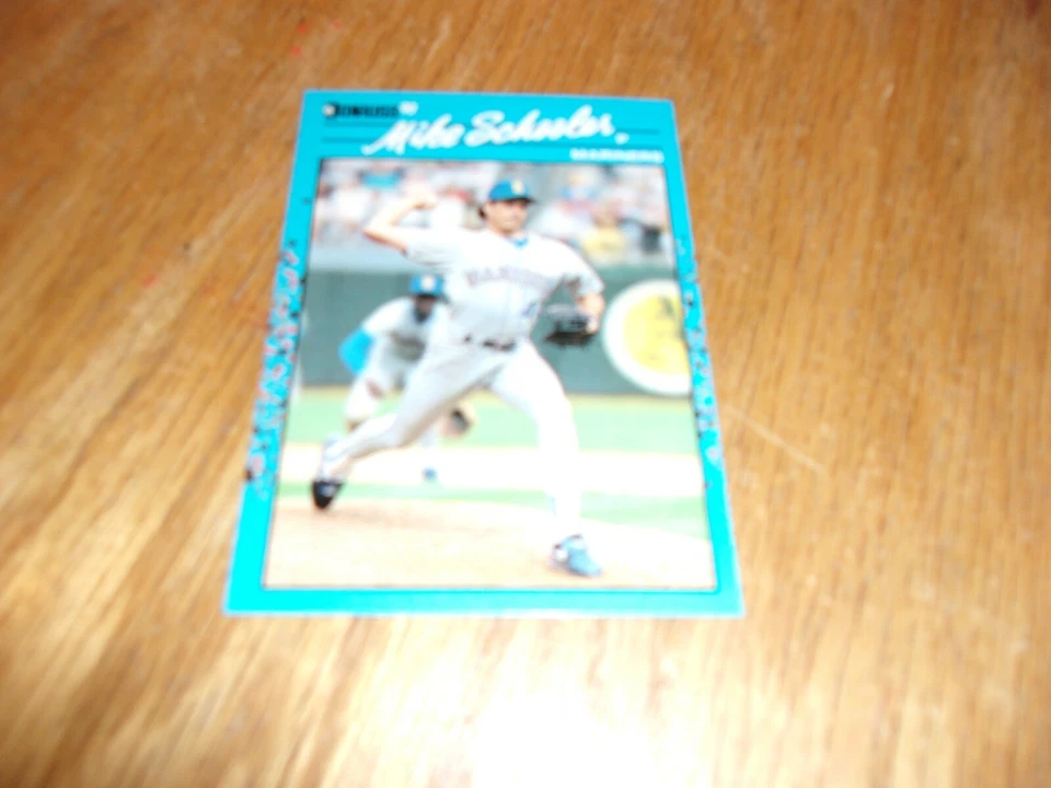 MIKE SCHOOLER  1990 DONRUSS THE BEST OF THE AMERICAN LEAGUE BASEBALL CARD - Image 1 of 1