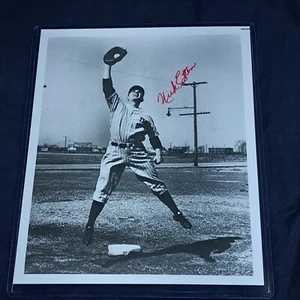 Nick Etten Signed 8x10 Glossy Photo New York Yankees Autographed - Picture 1 of 3