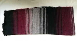 RESTPOSTEN XXL Kuschel Wollschal Fransentuch Linien Schwarz Rot Weiss unisex - Picture 1 of 1