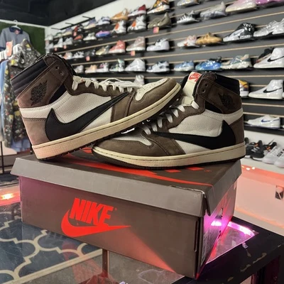 Talla 8 - Jordan 1 Retro OG x Travis Scott High Mocha Foto 1 de 4
