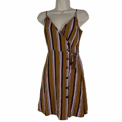 Vestido feminino Xhilaration pequeno sem mangas gola V listrado acima do joelho leve - Imagem 1 de 4