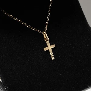 Vintage Italian 18ct Gold Small Cross Pendant Diamond Cut Sunray Mini Charm - Picture 1 of 8