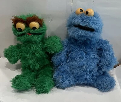 Knickerbocker  VTG Sesame Street Rattle Eyes Cookie Monster 15" Oscar Grouch 14" - Image 1 of 4