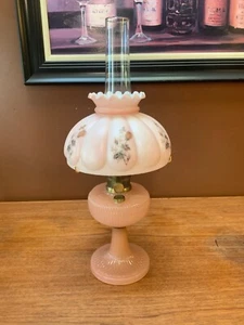 VTG ALADDIN OIL LAMP PINK ROSE MOONSTONE VERTIQUE B-87 MODEL B BURNER W/SHADE - Picture 1 of 6