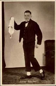 Echtfoto-Porträt-AK ALFRED RITSCHER Verlag Foto Häsler in Chemnitz um 1930/40 - Picture 1 of 2