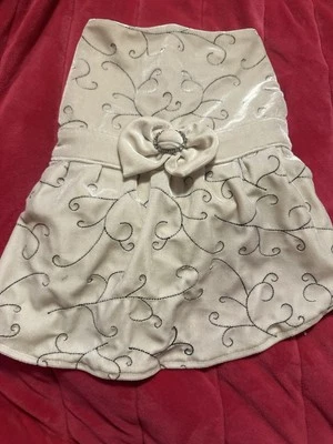 Платье для собаки Boots And Barkley размер средний - Изображение 1 из 4